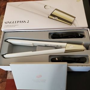 T3 single pass 2 Hair straightener